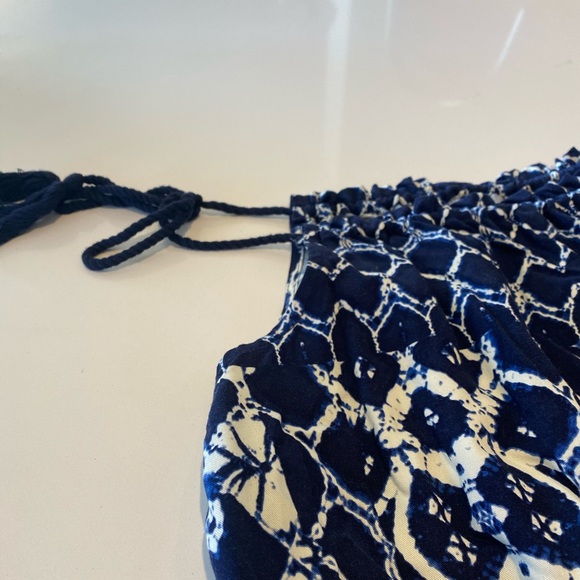 Flowy spring/summer top💙 - Picture 2 of 4